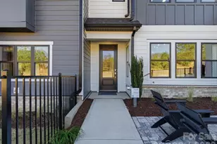 471 Nash St, Fort Mill, SC 29715 - Photo 2