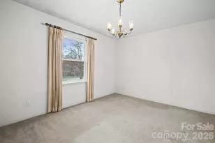 8122 Knollwood Cir, Charlotte, NC 28213 - Photo 8