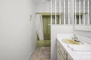 8122 Knollwood Cir, Charlotte, NC 28213 - Photo 22