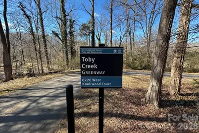 8122 Knollwood Circle, Charlotte, NC 28213 - Photo 42