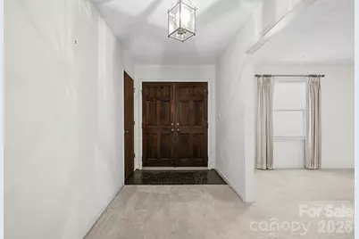 8122 Knollwood Circle, Charlotte, NC 28213 - Photo 4