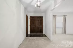 8122 Knollwood Cir, Charlotte, NC 28213 - Photo 4