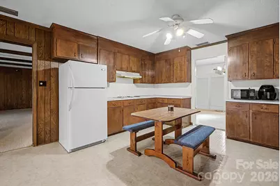 8122 Knollwood Circle, Charlotte, NC 28213 - Photo 14