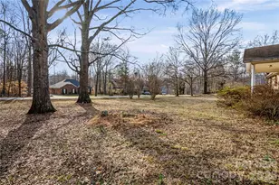 8122 Knollwood Cir, Charlotte, NC 28213 - Photo 34