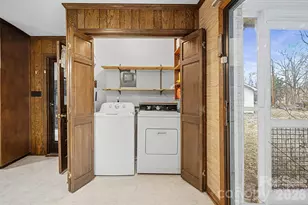 8122 Knollwood Cir, Charlotte, NC 28213 - Photo 18