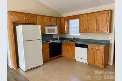 521 Cedar Springs Drive, Lincolnton, NC 28092 - Photo 4