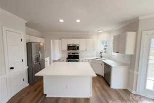 8141 Long Nook Ln, Charlotte, NC 28277 - Photo 2