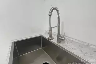 813 3rd St Pl SW, Hickory, NC 28602 - Photo 6