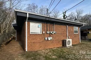 813 3rd St Pl SW, Hickory, NC 28602 - Photo 2