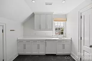 640 Colville Rd, Charlotte, NC 28207 - Photo 28