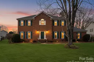 2775 Lamplighter Dr, Kannapolis, NC 28081 - Photo 2