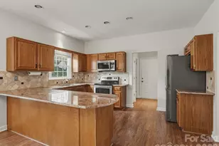 2775 Lamplighter Dr, Kannapolis, NC 28081 - Photo 8