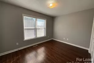 206 W 15th St, Newton, NC 28658 - Photo 10