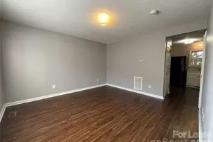 206 W 15th St, Newton, NC 28658 - Photo 2