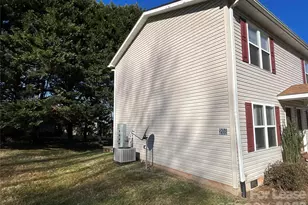 206 W 15th St, Newton, NC 28658 - Photo 12