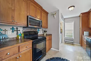 2017 Longhorn Dr, Dallas, NC 28034 - Photo 8