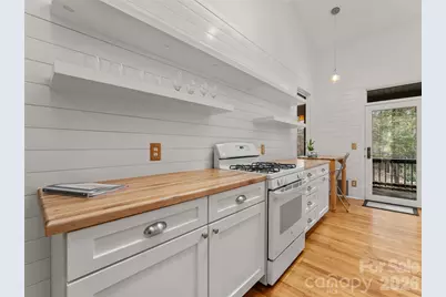 203 Heathcote Road, Hendersonville, NC 28791 - Photo 14