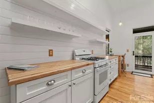 203 Heathcote Rd, Hendersonville, NC 28791 - Photo 14