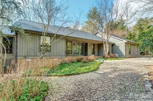 203 Heathcote Rd, Hendersonville, NC 28791 - Photo 2