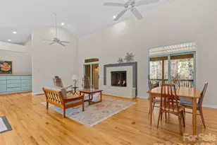 203 Heathcote Rd, Hendersonville, NC 28791 - Photo 4