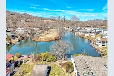 225 Pike Point, Waynesville, NC 28785 - Photo 30