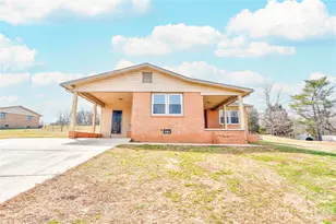 108 W Debby Dr, Shelby, NC 28152 - Photo 2