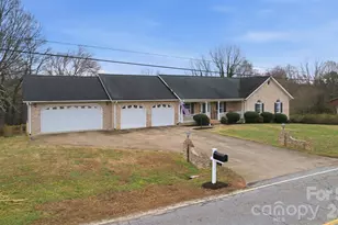 201 Midway Park Ln, Taylorsville, NC 28681 - Photo 6