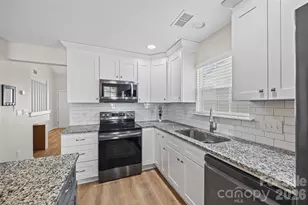 126 Rhett Ct, Fort Mill, SC 29715 - Photo 4