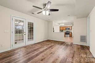 7515 Woodknoll Dr, Charlotte, NC 28217 - Photo 8