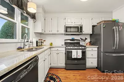 421 Windsor Lane, Statesville, NC 28677 - Photo 4