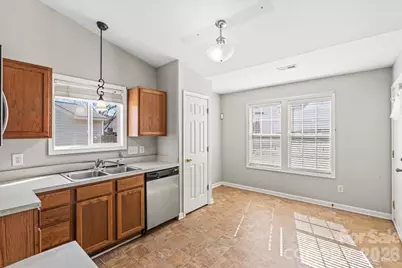 1528 Oakdale Green Drive, Charlotte, NC 28216 - Photo 10