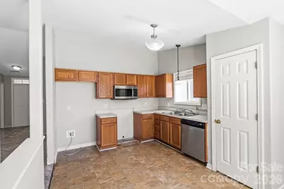 1528 Oakdale Green Drive, Charlotte, NC 28216 - Photo 8