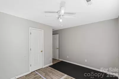 1528 Oakdale Green Drive, Charlotte, NC 28216 - Photo 16