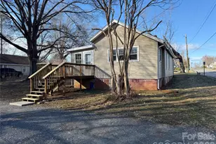 2603 5th Ave SW, Hickory, NC 28602 - Photo 4