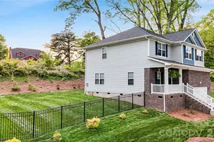 211 Macon Dr, Statesville, NC 28625 - Photo 2