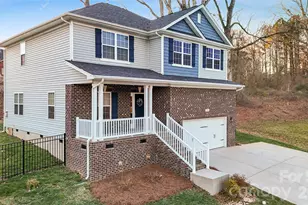 211 Macon Dr, Statesville, NC 28625 - Photo 2