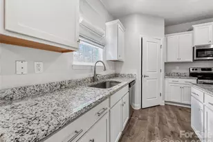 211 Macon Dr, Statesville, NC 28625 - Photo 14