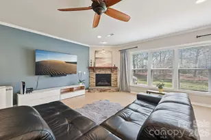 204 Hampton Trail Dr, Fort Mill, SC 29708 - Photo 4