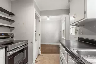 212 Wakefield Dr, Charlotte, NC 28209 - Photo 12