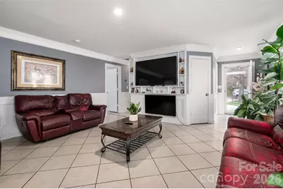 2106 Buckleigh Drive, Charlotte, NC 28215 - Photo 6