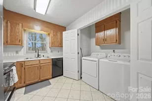 605 8th Ave SW, Conover, NC 28613 - Photo 10