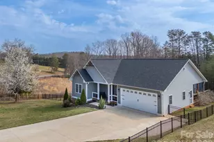 457 Edwards St Ext, Rutherfordton, NC 28139 - Photo 2