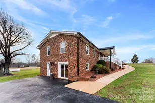 1118 Lake Houser Rd, Mooresboro, NC 28114 - Photo 2