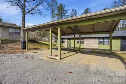 714 Farmington Circle, Hendersonville, NC 28739 - Photo 2