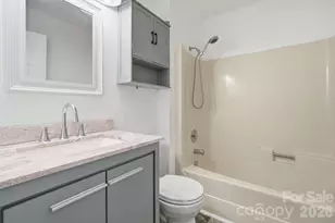 714 Farmington Cir, Hendersonville, NC 28739 - Photo 20