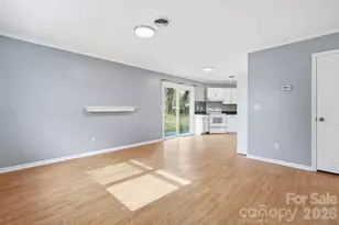 714 Farmington Cir, Hendersonville, NC 28739 - Photo 6