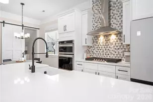 1027 Masefield Ave, Matthews, NC 28105 - Photo 6