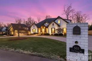 507 7th St NE, Conover, NC 28613 - Photo 2