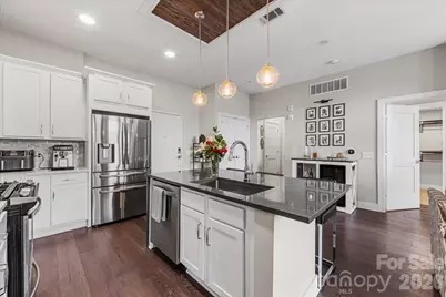 2401 Euclid Avenue #113, Charlotte, NC 28203 - Photo 10