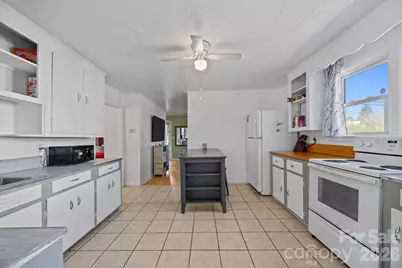 264 Church Street, Marion, NC 28752 - Photo 6